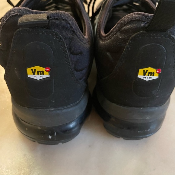 Nike Black VaporMax Plus Athletic Shoes - Picture 3 of 9